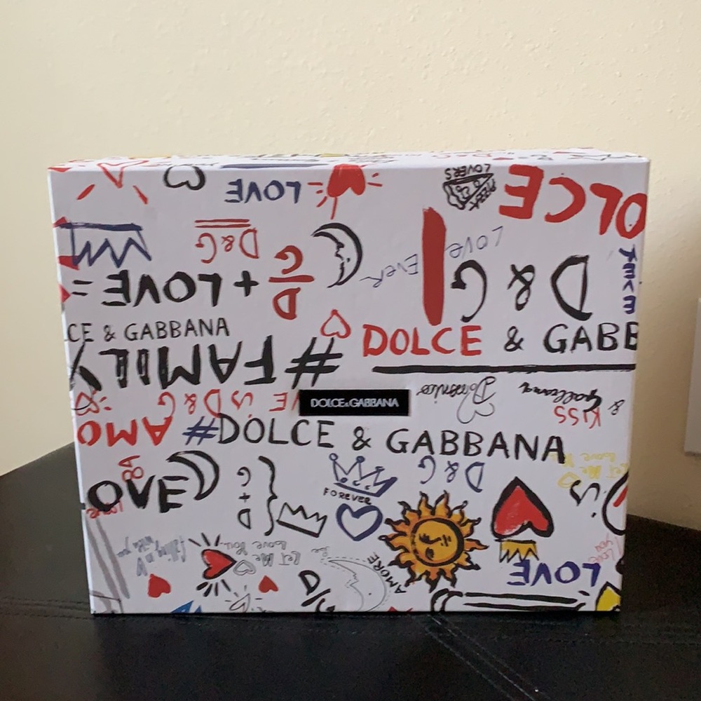 COPY - Dolce & Gabbana sneakers box , papers and dust bag